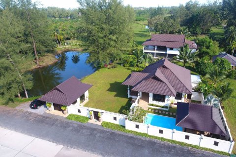 Casa de 3 dormitorios en Phang Nga, Tailandia № 138343