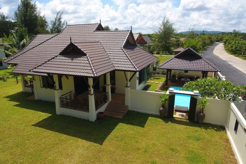 Casa de 3 dormitorios en Phang Nga, Tailandia № 138343 - foto 2