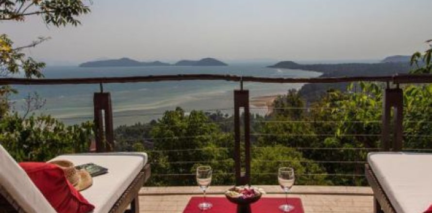 Chalet de 3 dormitorios en Surat Thani, Tailandia № 202949