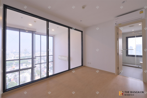 Condo in Bangkok, Thailand, 2 bedrooms  № 187448 - photo 8