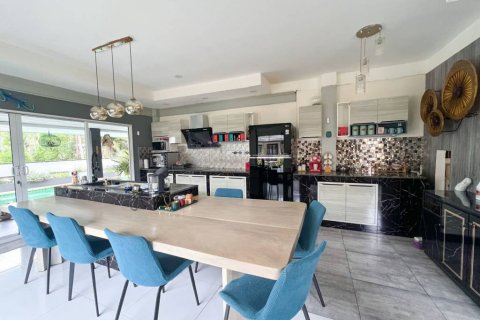 Chalet de 4 dormitorios en Surat Thani, Tailandia № 146765 - foto 6