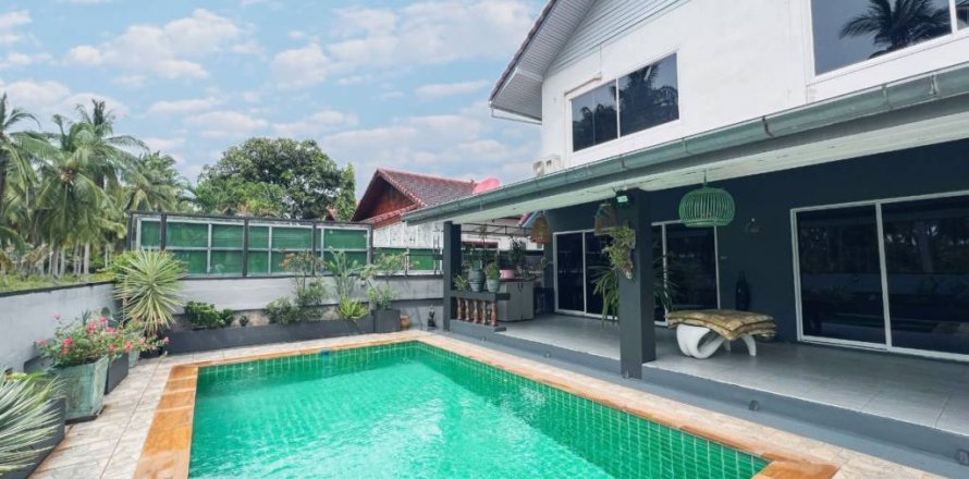 Chalet de 4 dormitorios en Surat Thani, Tailandia № 146765