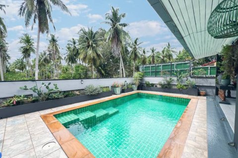 Chalet de 4 dormitorios en Surat Thani, Tailandia № 146765 - foto 2