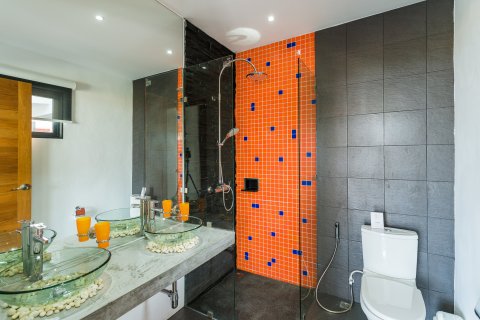 Chalet de 7 dormitorios en Ko Samui, Tailandia № 180274 - foto 21