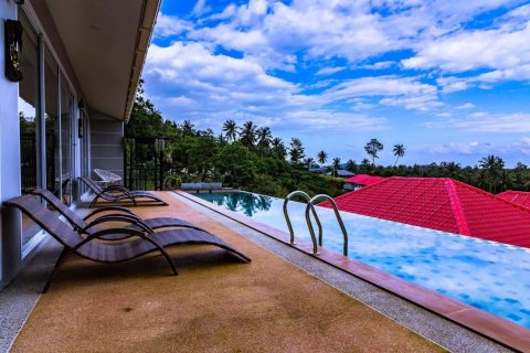 Chalet de 5 dormitorios en Ko Samui, Tailandia № 180275 - foto 3
