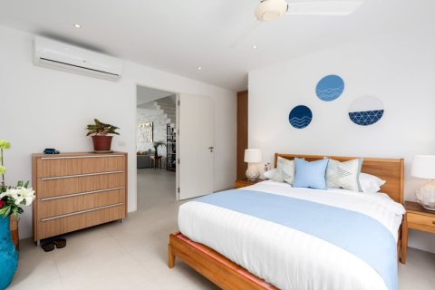 Chalet de 5 dormitorios en Ko Samui, Tailandia № 180271 - foto 8