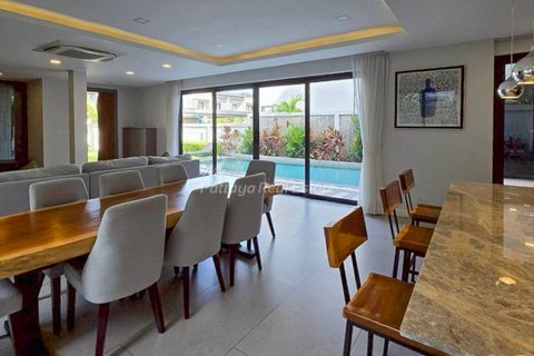 Casa de 4 dormitorios en Pattaya, Tailandia № 152537 - foto 8