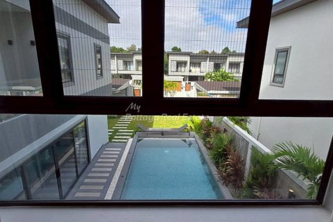 Casa de 4 dormitorios en Pattaya, Tailandia № 152537 - foto 17