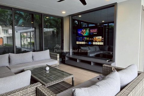 Casa de 4 dormitorios en Pattaya, Tailandia № 152537 - foto 6
