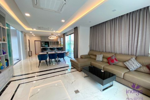Haus in Chiang Mai, Thailand 4 Schlafzimmer № 162577 - Foto 2