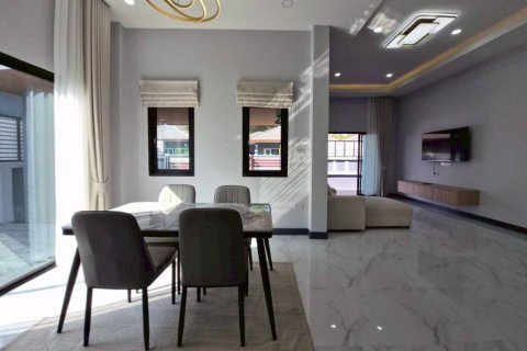 Casa de 3 dormitorios en Pattaya, Tailandia № 172883 - foto 6