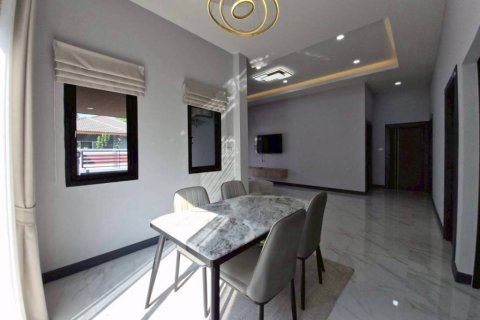 Casa de 3 dormitorios en Pattaya, Tailandia № 172883 - foto 7