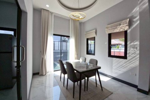 Casa de 3 dormitorios en Pattaya, Tailandia № 172883 - foto 8