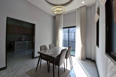 Casa de 3 dormitorios en Pattaya, Tailandia № 172883 - foto 10
