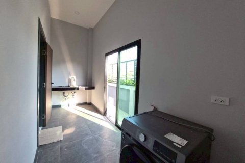 Casa de 3 dormitorios en Pattaya, Tailandia № 172884 - foto 10