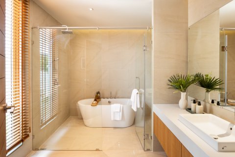 Chalet de 4 dormitorios en Bang Tao, Tailandia № 71753 - foto 9