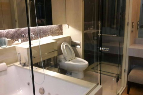Condominio de 1 dormitorio en Watthana, Bangkok, Tailandia № 200527 - foto 6