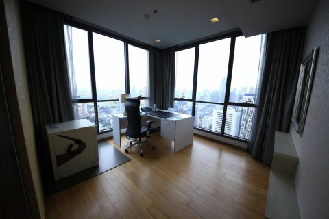 Condominio de 3 dormitorios en Watthana, Bangkok, Tailandia № 200528 - foto 23