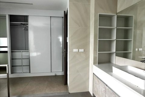 Casa de 6 dormitorios en Bang Tao, Tailandia № 153881 - foto 16