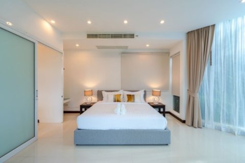 Chalet de 4 dormitorios en Patong, Tailandia № 191160 - foto 11