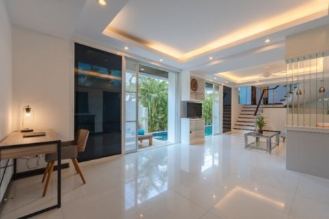 Chalet de 4 dormitorios en Patong, Tailandia № 191160 - foto 7