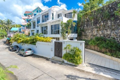 Villa in Patong, Thailand 4 bedrooms № 191160