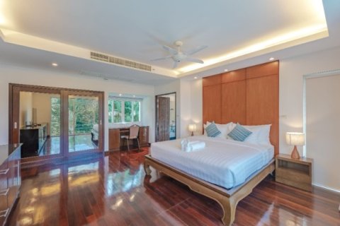 Chalet de 4 dormitorios en Patong, Tailandia № 191160 - foto 10