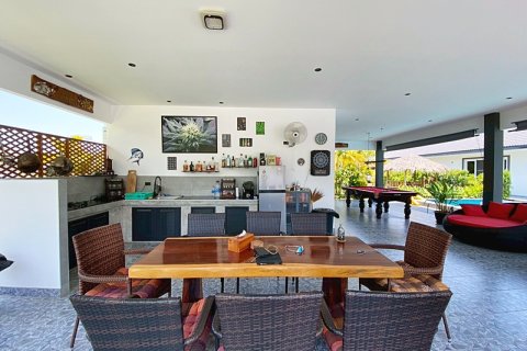 Chalet de 4 dormitorios en Cha-am, Tailandia № 174035 - foto 7