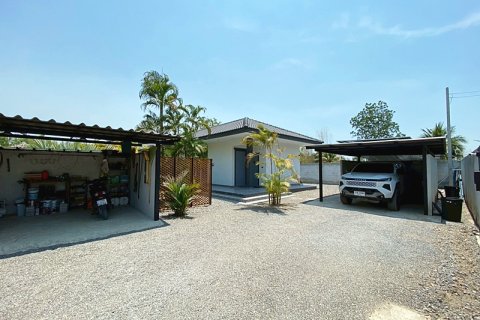 Chalet de 4 dormitorios en Cha-am, Tailandia № 174035 - foto 11