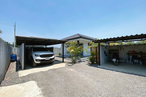 Chalet de 4 dormitorios en Cha-am, Tailandia № 174035 - foto 12