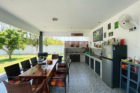 Chalet de 4 dormitorios en Cha-am, Tailandia № 174035 - foto 6