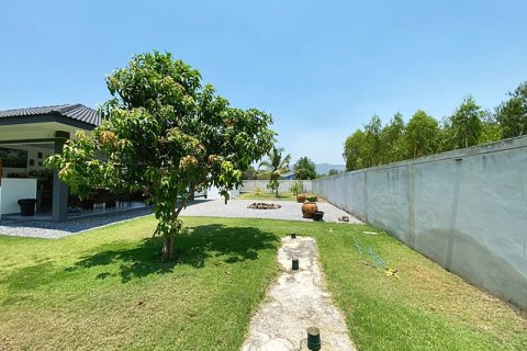 Chalet de 4 dormitorios en Cha-am, Tailandia № 174035 - foto 3