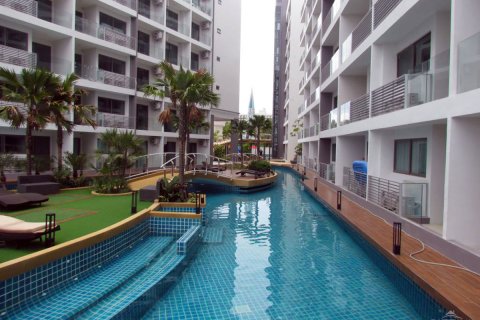 Condominio de 1 dormitorio en Jomtien Beach, Pattaya, Tailandia № 204098 - foto 2