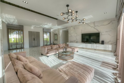 Haus in Bang Tao, Thailand 4 Schlafzimmer № 180353 - Foto 2