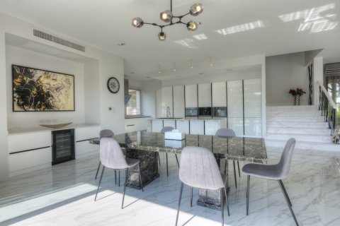 Haus in Bang Tao, Thailand 4 Schlafzimmer № 180353 - Foto 9