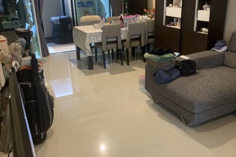 Adosado de 2 dormitorios en Bang Kapi, Bangkok, Tailandia № 173208 - foto 2