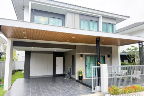 House in Pattaya, Thailand 4 bedrooms № 178988