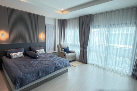 Casa de 4 dormitorios en Pattaya, Tailandia № 178988 - foto 11