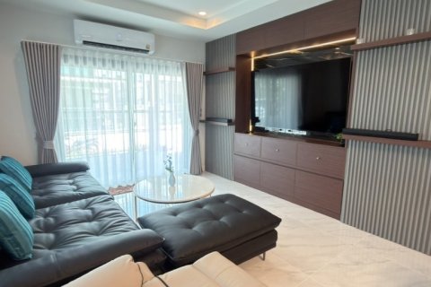 Casa de 4 dormitorios en Pattaya, Tailandia № 178988 - foto 4