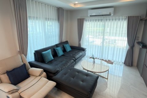 Casa de 4 dormitorios en Pattaya, Tailandia № 178988 - foto 5