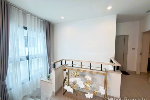 Casa de 4 dormitorios en Pattaya, Tailandia № 178988 - foto 8