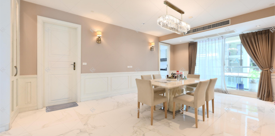 Condo à Bangkok, Thaïlande, 4 chambres № 210201