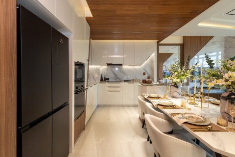 Apartamento de 4 habitaciones en Pattaya, Tailandia № 173895 - foto 3