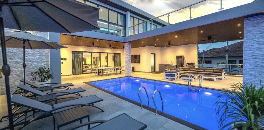 Casa de 6 dormitorios en Pattaya, Tailandia № 74247