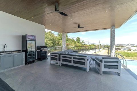Casa de 6 dormitorios en Pattaya, Tailandia № 74247 - foto 15