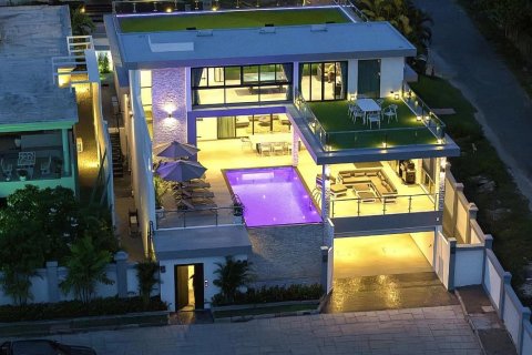 Casa de 6 dormitorios en Pattaya, Tailandia № 74247 - foto 6