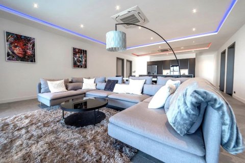 Casa de 6 dormitorios en Pattaya, Tailandia № 74247 - foto 10