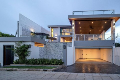 Casa de 6 dormitorios en Pattaya, Tailandia № 74247 - foto 5