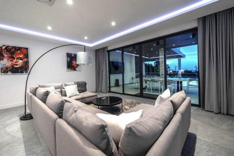 Casa de 6 dormitorios en Pattaya, Tailandia № 74247 - foto 11