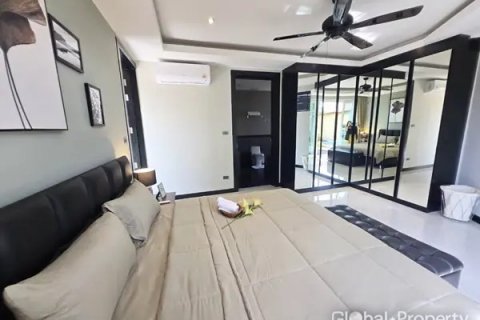 Casa de 4 dormitorios en Pattaya, Tailandia № 70318 - foto 10